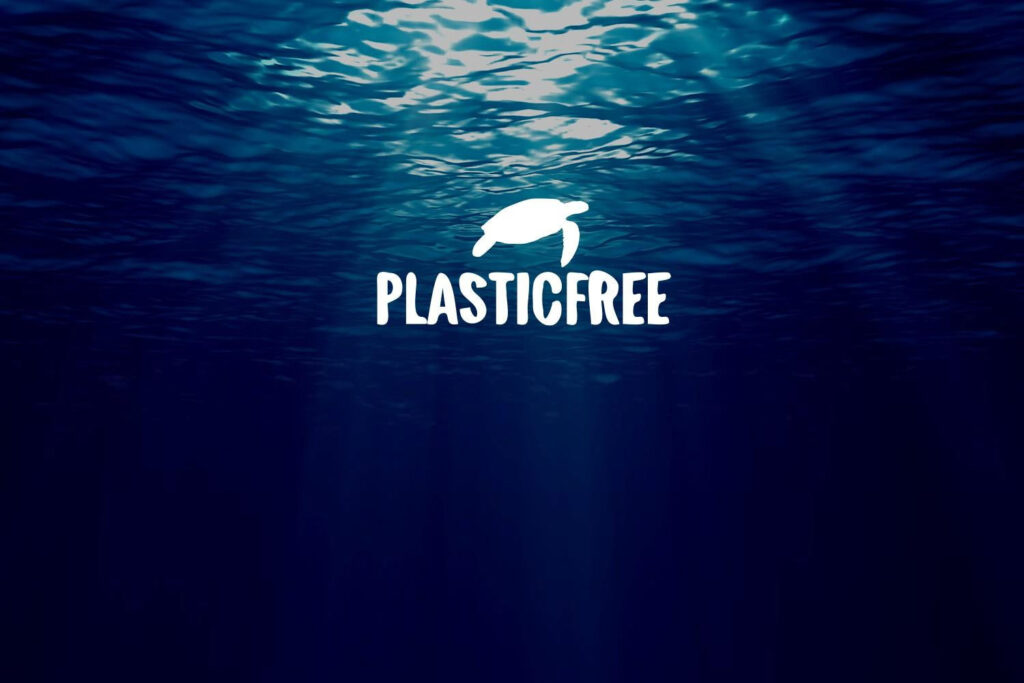 Logo Plastic free nell'oceano